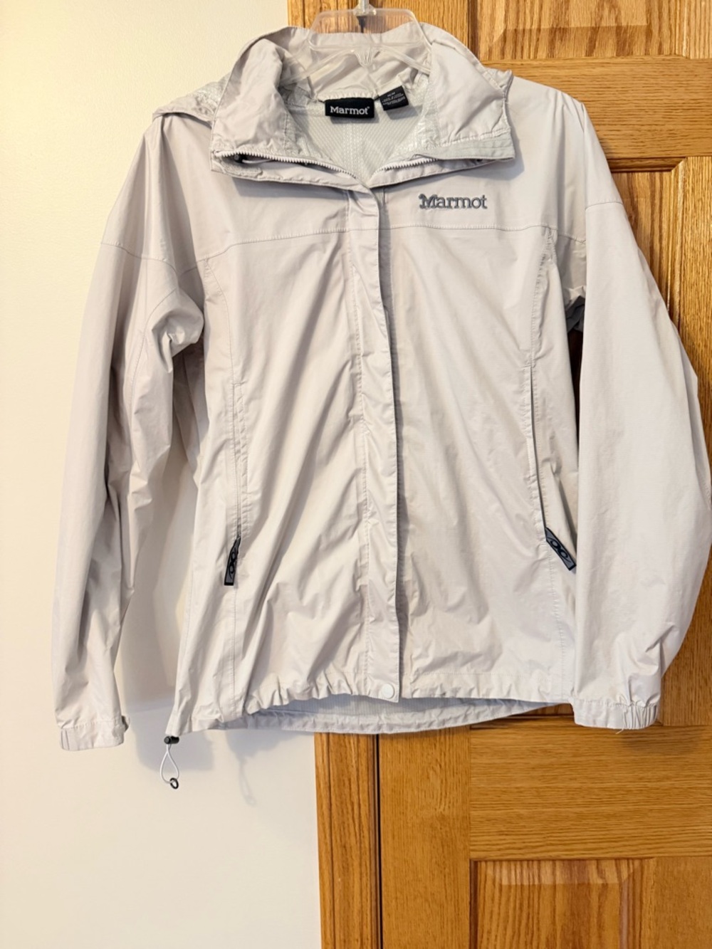 Marmot women’s PreCip Eco rain jacket, light gray, medium, M